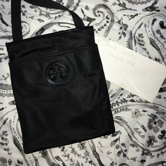 Tory Burch Handbags - EUC Tory Burch crossbody bag
